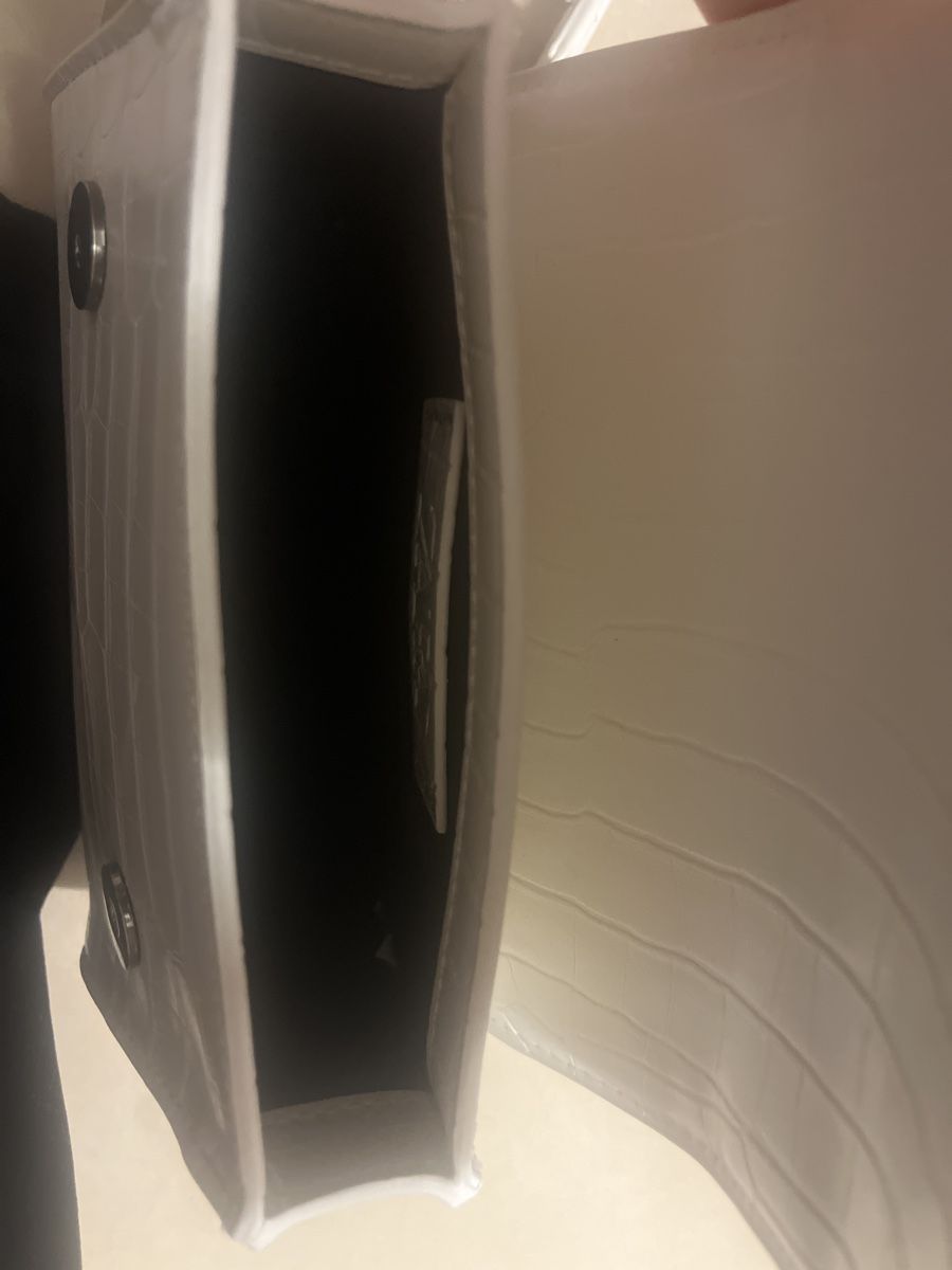 Zara Borse da donna: Weisse Zara Tasche mit Kroko-Optik, neuwertig! – Usato da Zürich venduto da Zhau.53 4