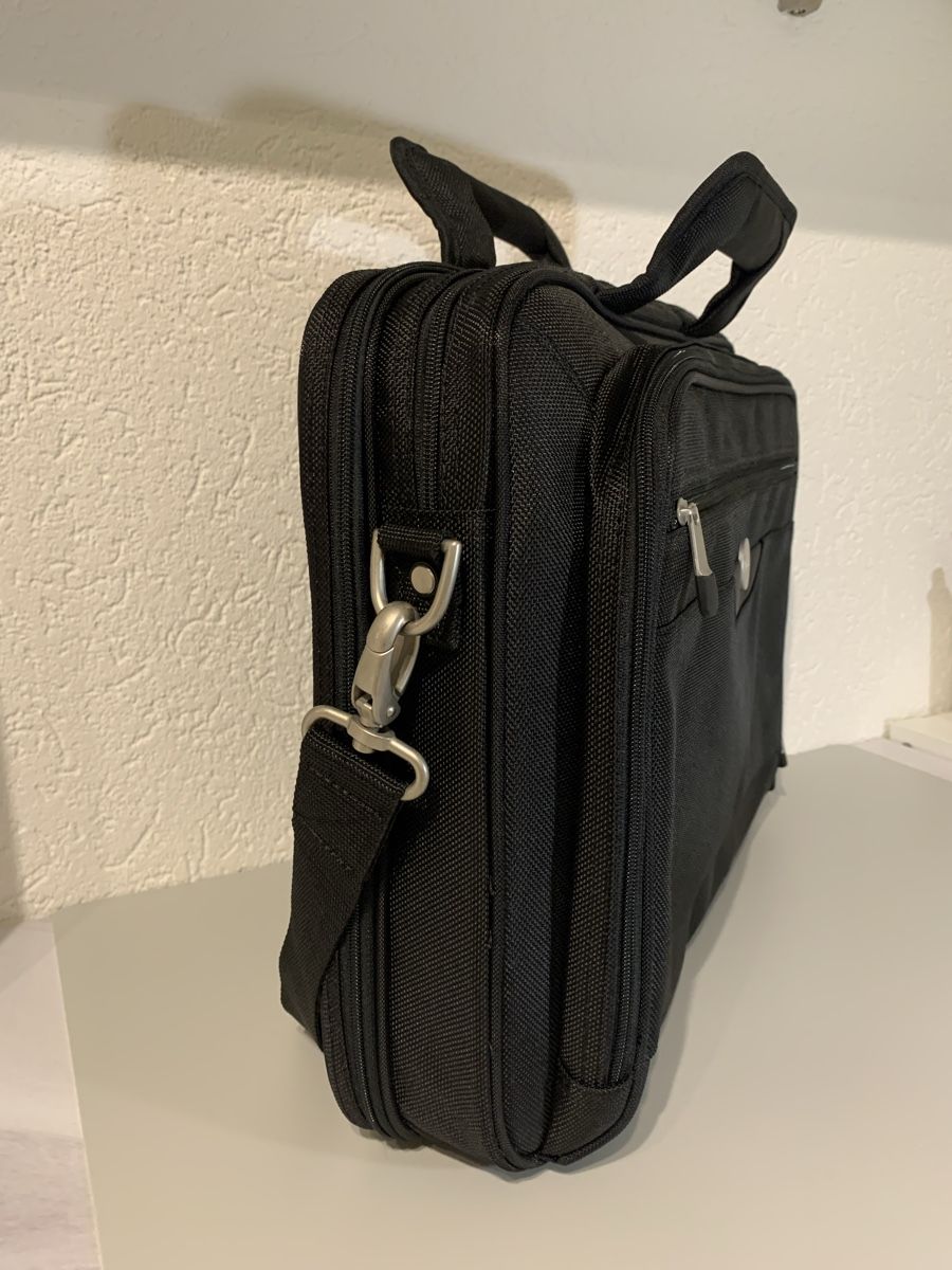 Valigie & Borse: Dell Laptoptasche - unbenutzt! – Nuovo (secondo la descrizione) da Niederlenz venduto da chi_ie_007 1