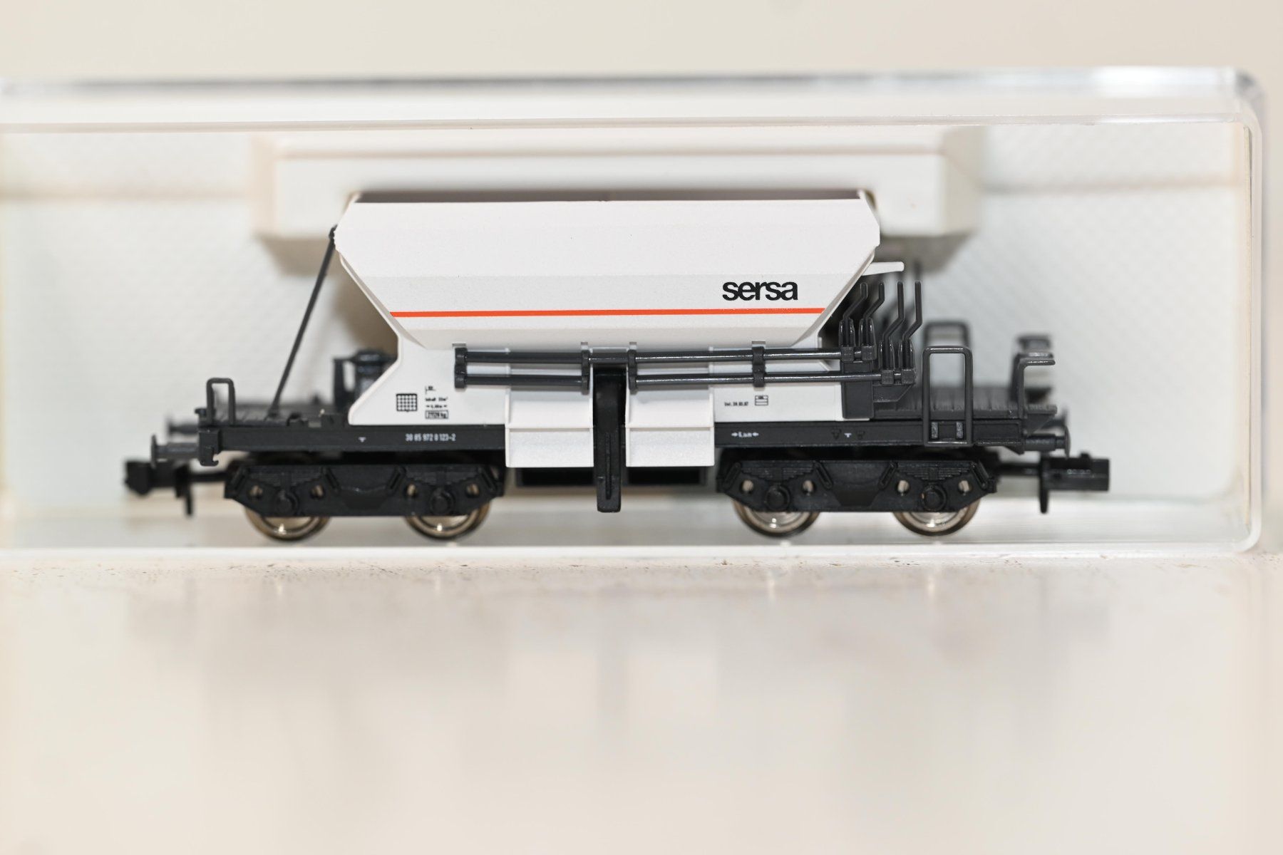 Fleischmann Modelleisenbahnen: Sersa Güterwagen Fleischmann Spur N mit OVP – Gebraucht aus Laupen ZH von Zmoewe