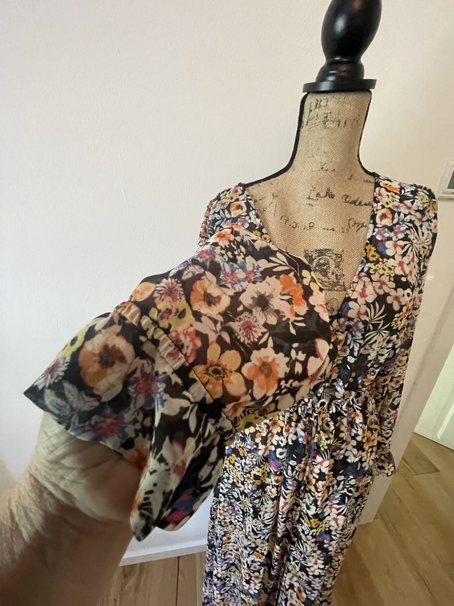 Vestiti: Sommerkleid leicht transparent mit Blümchenmuster Gr. L – Nuovo (secondo la descrizione) da Hätzingen venduto da Limao 1