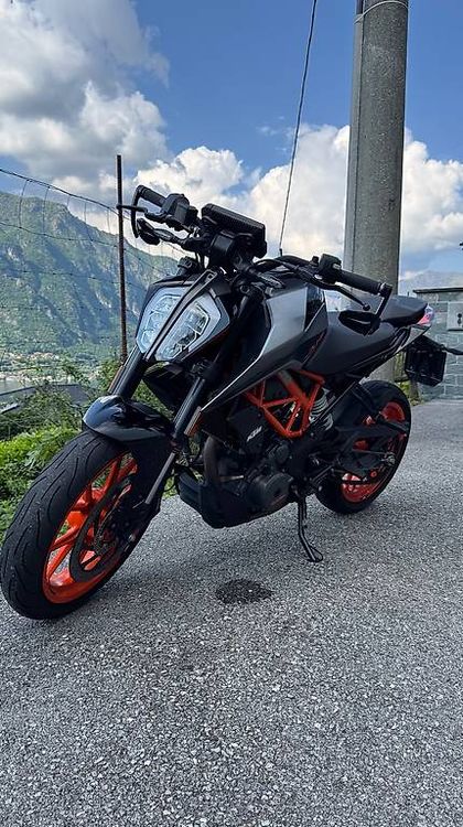 KTM Strada: KTM Duke 390 - 2023 | 35 kW| Top Zustand – Usato da Pregassona venduto da Fezno