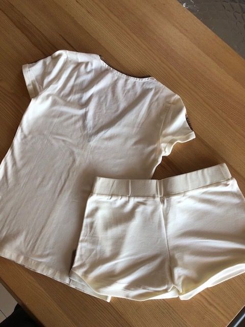 Lotti di vestiti: Set Borbonese Mis.42 IT – Usato da Davesco-Soragno venduto da dvf_7h6d 4