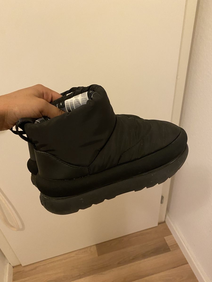 Ugg Damenschuhe: Schwarze classic UGG in Grösse 36, perfektem Zustand – Neu (gemäss Beschreibung) aus Zürich von ten_dhq7 3