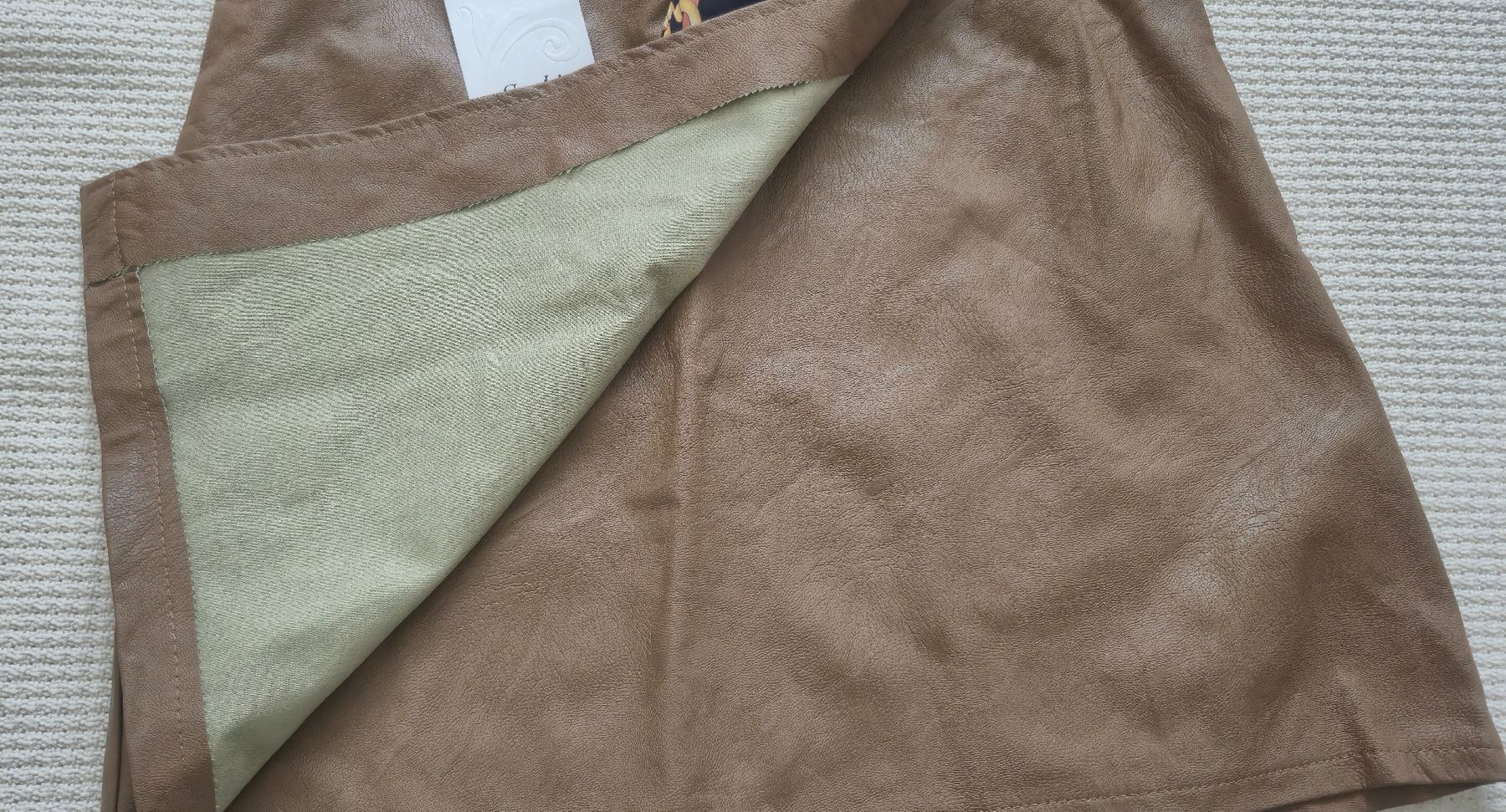 Röcke: Jupe simili cuir camel – Neu und originalverpackt aus Le Locle von Arya4 1