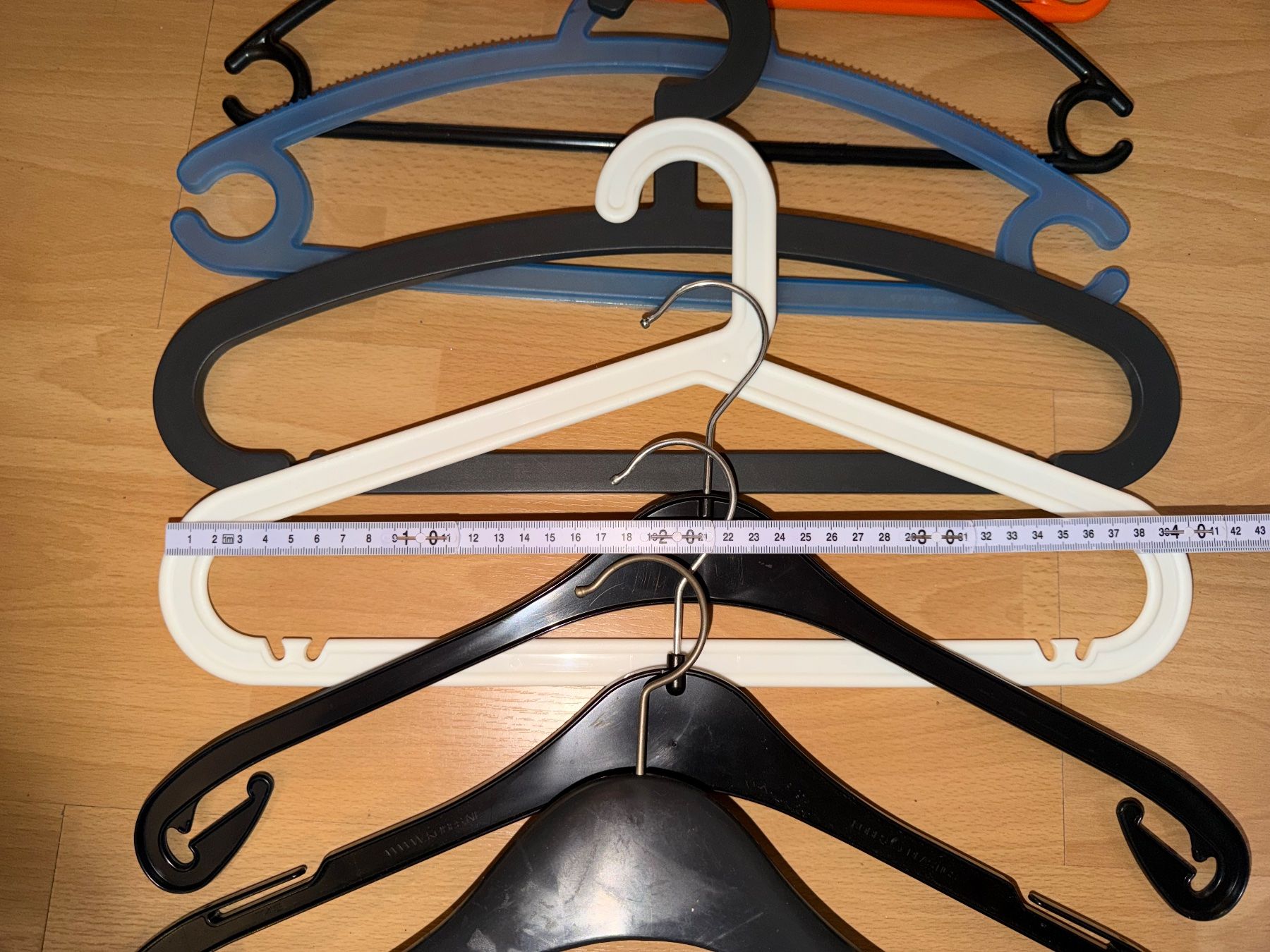 Kleiderbügel: 11 Kleiderbügel – Gebraucht aus Grosswangen von Second_hand_paradise 1