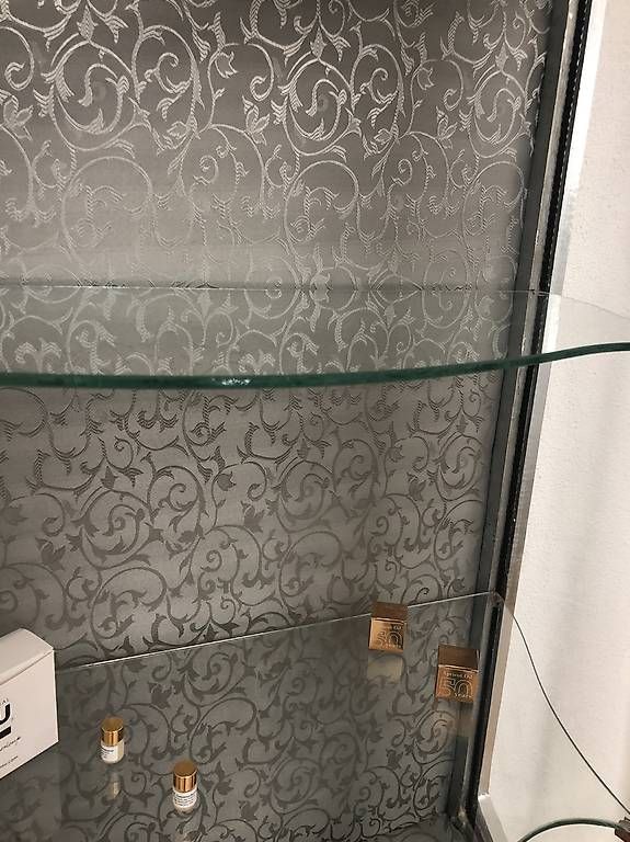 Vetrine: Barockvitrine mit zwei Schubladen  – Usato da Gontenschwil venduto da Angela_10 1