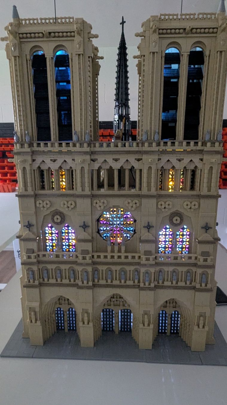 Kit di costruzioni: Notre Dame Stebricks Lego 150x110x60cm – Nuovo (secondo la descrizione) da Bönigen venduto da Twpin 3