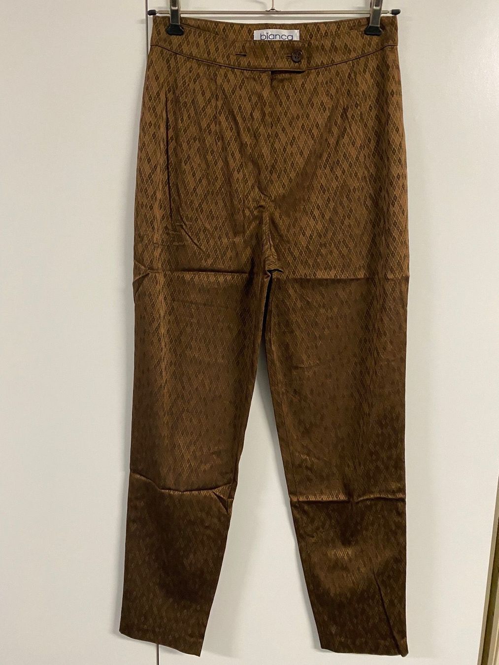 Pantaloni: Leicht glänzende Hose Gr. 38 Stretch von BIANCA – Usato da Biel-Benken BL venduto da PANORMUS
