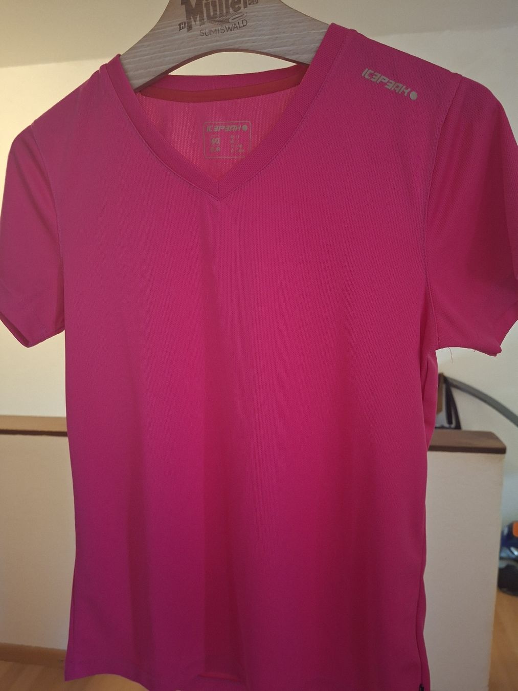 Icepeak T-Shirts: Sportshirt Icepeak Gr.40 – Gebraucht aus Sumiswald von Cicco02 1