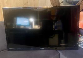 SONY BRAVIA Fernseher mit Wandhalterung gebraucht