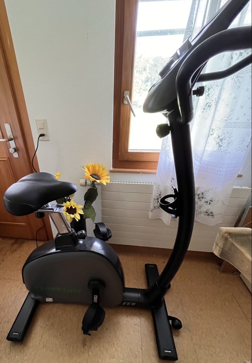 Tunturi Hometrainer: Tunturi Ergometer E60, Velo, Heimtrainer, NP: 889.-- – Gebraucht aus Niederhünigen von Auschra