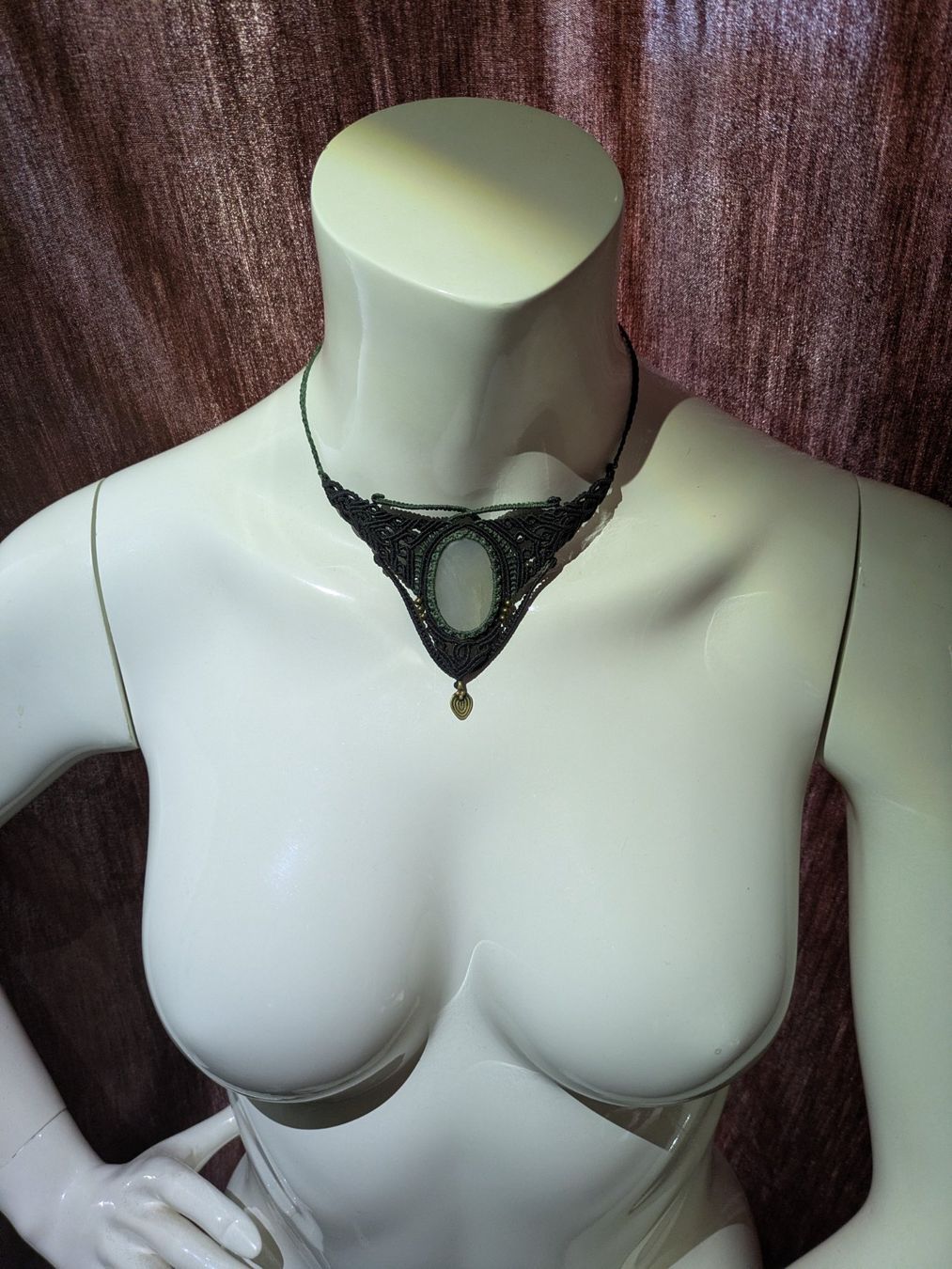 Colliers: handgemachte Makramee Kette / Collier mit Mondstein – Neuf (Voir description) à Pfäffikon ZH par Emporos_42 5