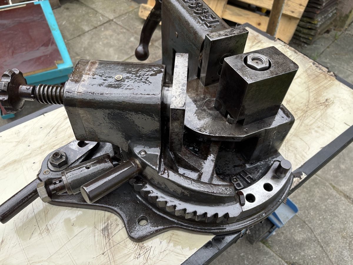 Tutte le macchine: Biegemaschine Gressel HB 47 – Usato da Aarau venduto da Belli49 5