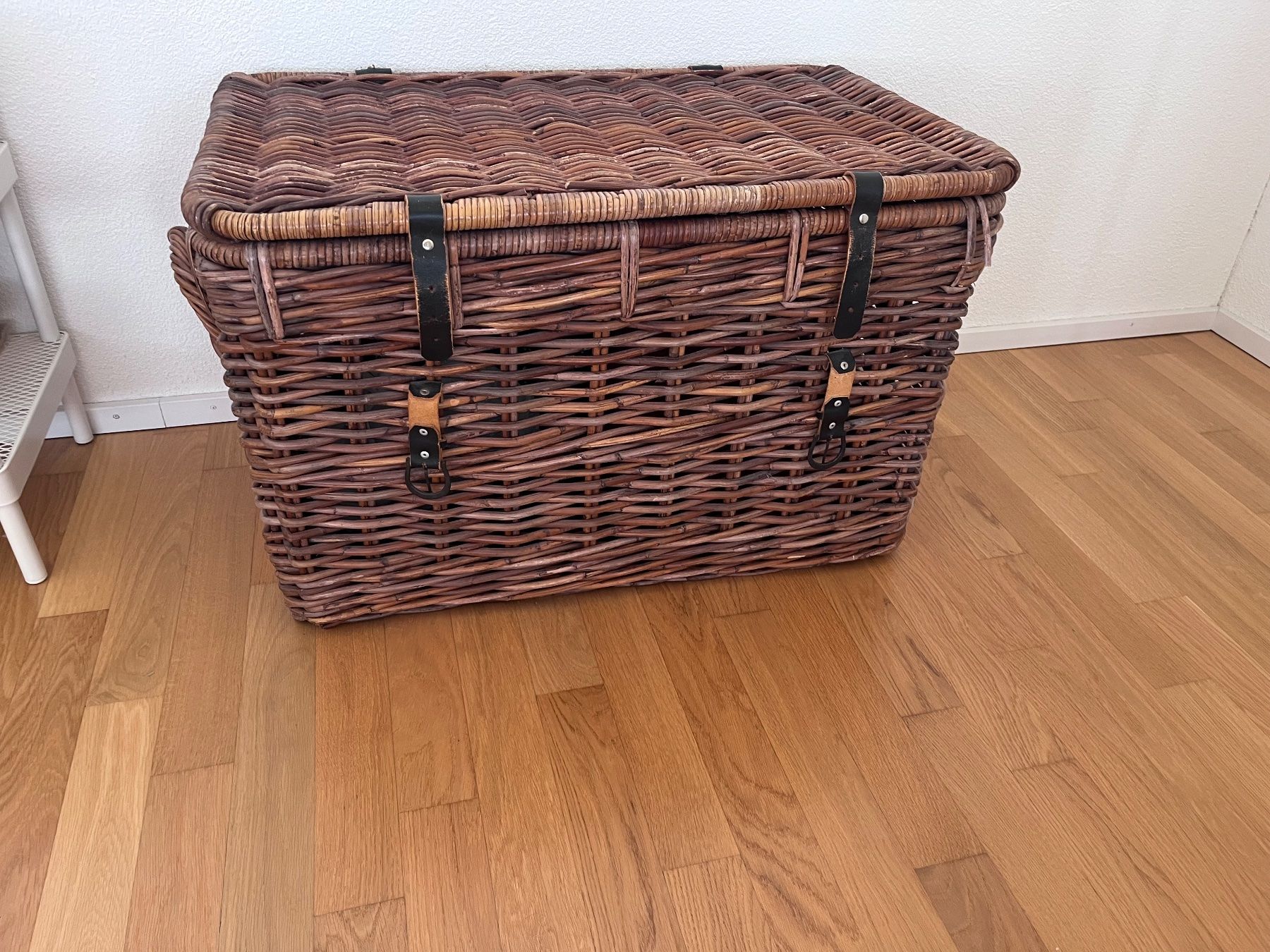 Coffres: IKEA Rattan-Truhe – D'occasion à Lenzburg par emi_xvd8 1