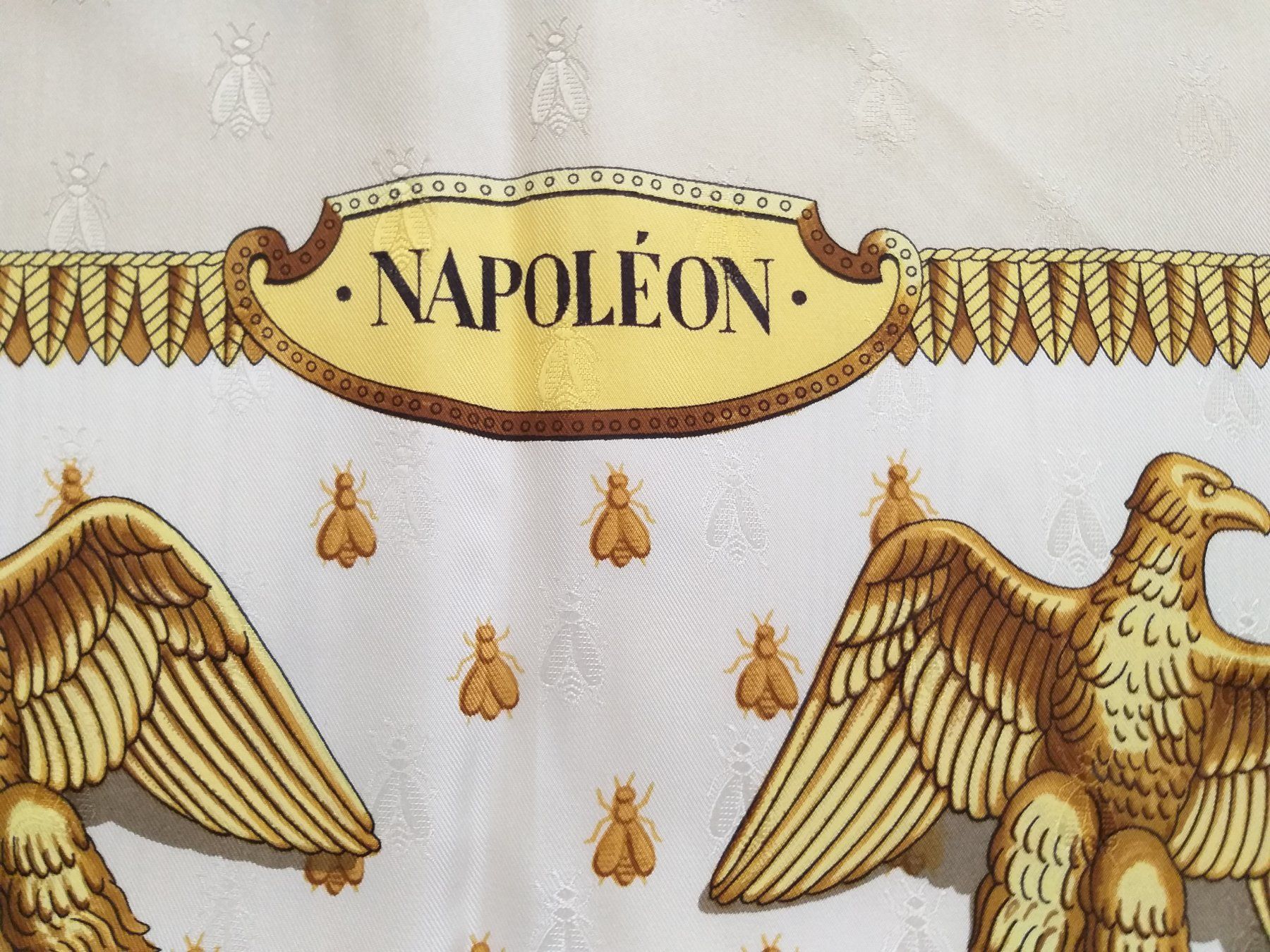 Hermès Foulard & Sciarpe: HERMES "NAPOLEON" CARRE 90 CM – Usato da Cossonay-Ville venduto da Les_1001_perles 1