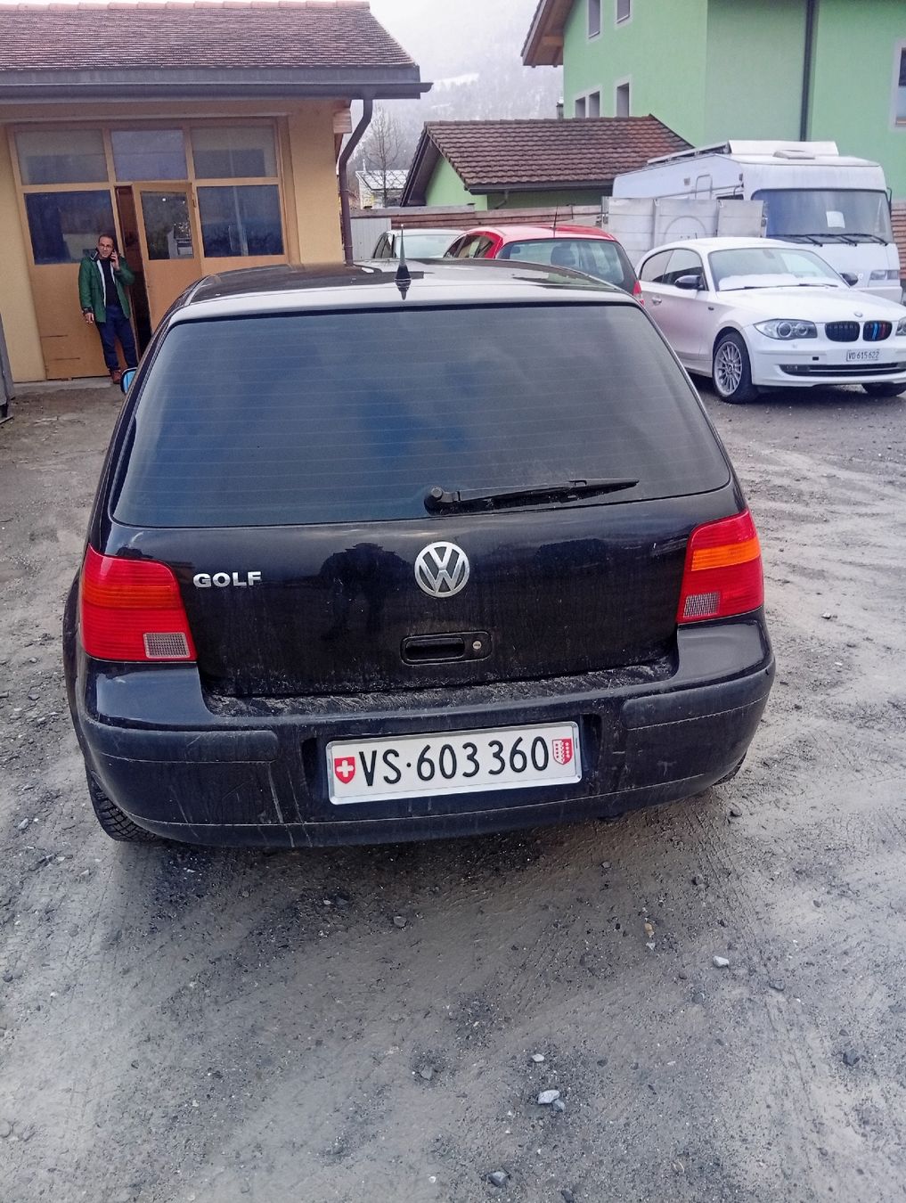VW Automobili: Golf 4 2001 – Usato da Savièse venduto da mav_clc7