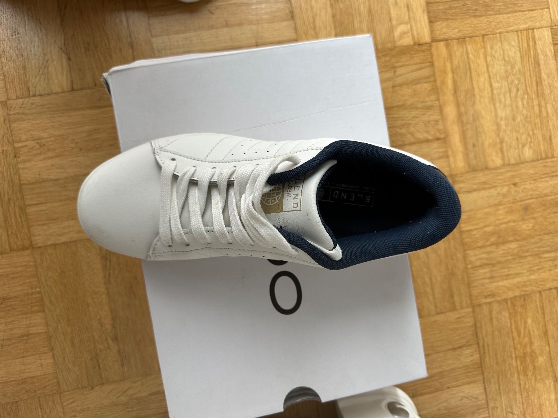 Scarpe da uomo: Weisse Sneaker – Usato da Basel venduto da ari_qn6c 2