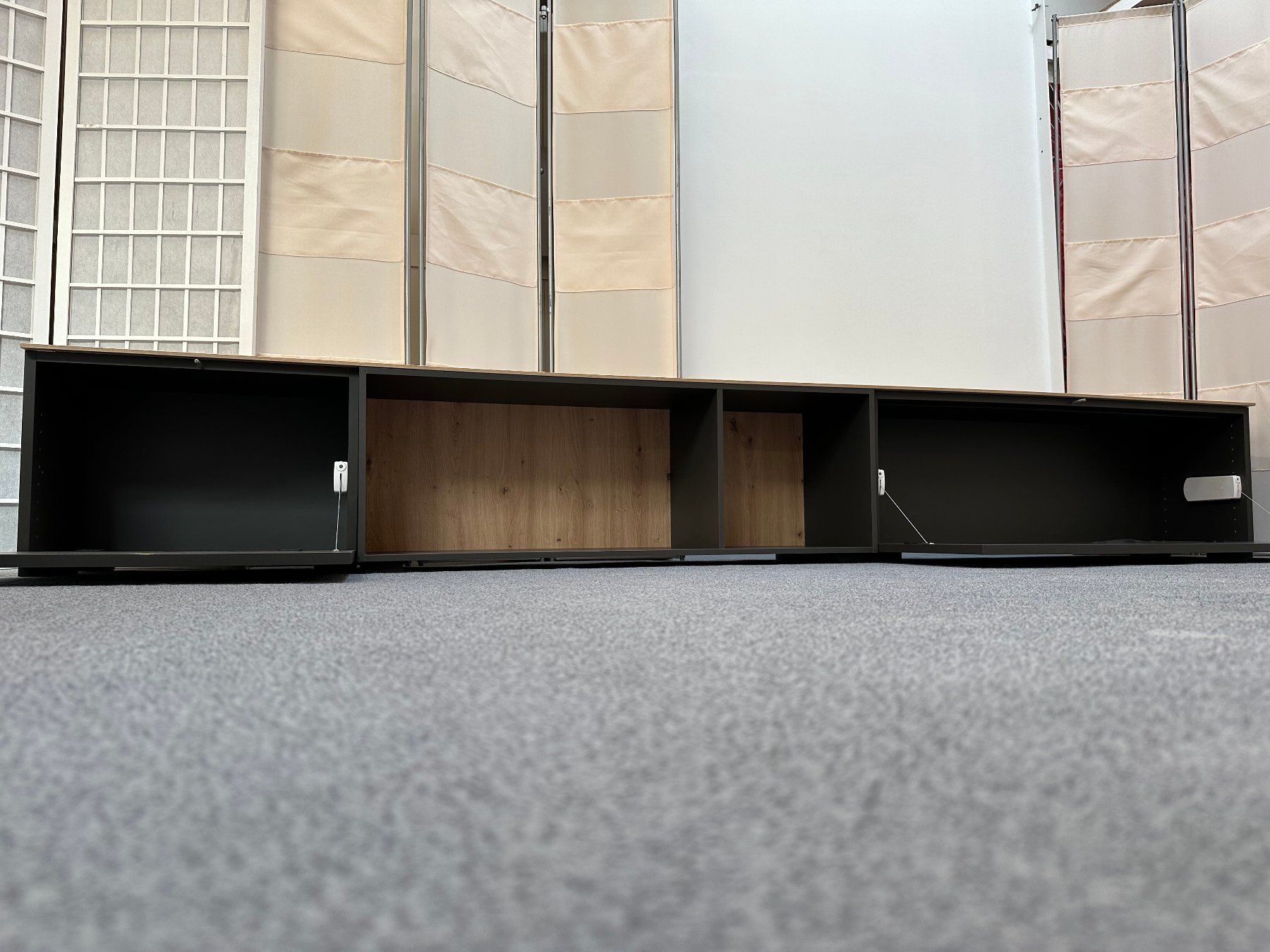 Mobili TV: Lowboard SETUP Farbe Schiefer Eiche 288 x 42 cm Swiss Made – Nuovo (secondo la descrizione) da Unterentfelden venduto da moebelrufli 4