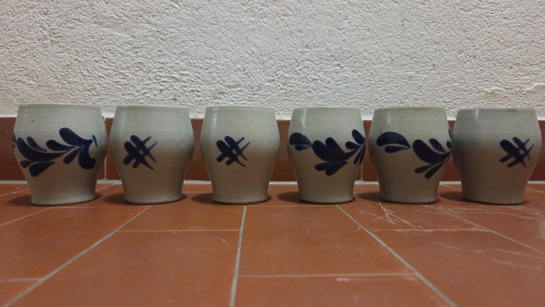 Set di piatti: Service en grès artisanal signé - 7 pièces – Usato da Corseaux venduto da 4CAHUETE 4