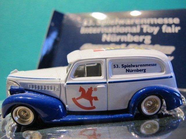 Giocattoli: Chevrolet Sedan Delivery 1:64 – Nuovo e nell'imballaggio originale da Baar venduto da jaroba