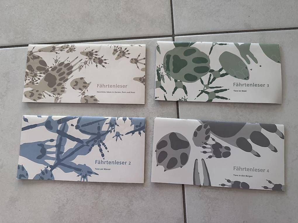 Livres: Diverse Tierbroschüren – D'occasion à Bülach par Inuk1