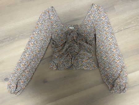 Bluse mit Blumenmuster weiss XS neu