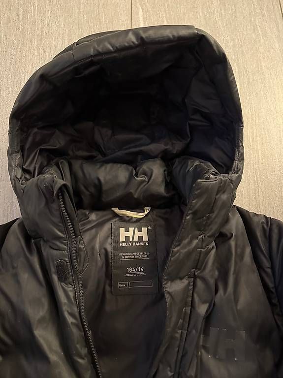 Helly Hansen Giacche & Cappotti: Schöne Helly Hansen Winterjacke – Usato da Domat-Ems venduto da Orbit43 1