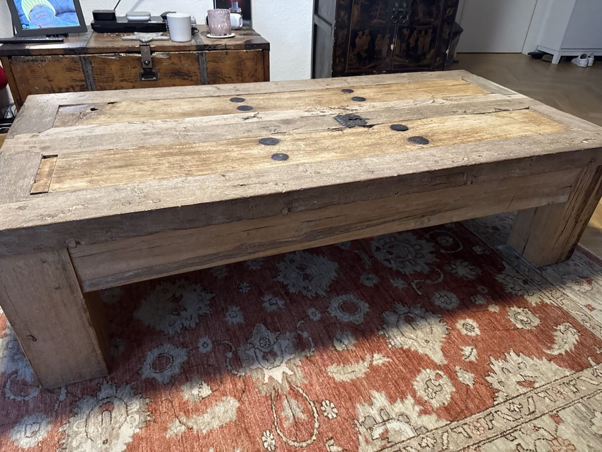 Tavoli: Solid wood coffee table made from reclaimed door, rustic loo – Usato da Bülach venduto da Suters0403 4