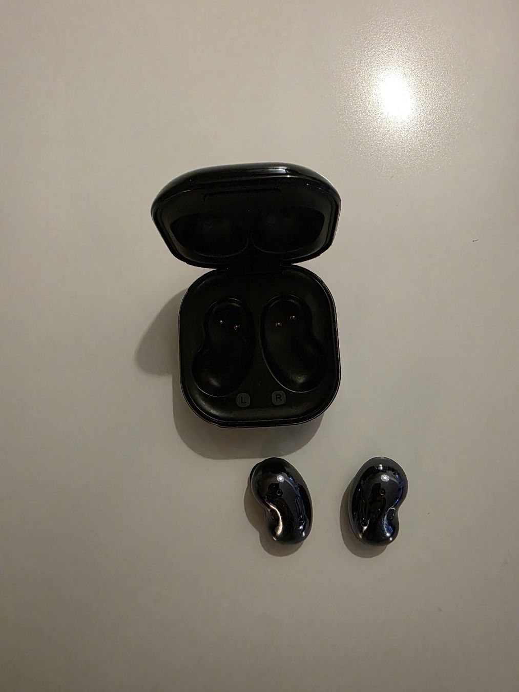 Samsung Cuffie: Samsung Galaxy Buds Live schwarz – Usato da Wil SG venduto da Swissbullet 3