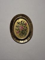 Brosche mit handgemalten Blumen