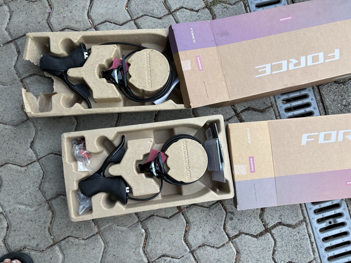 Sram Ersatzteile: SRAM Force axs d2 brake shifters – Neu und originalverpackt aus Wallisellen von ntroulis80 1