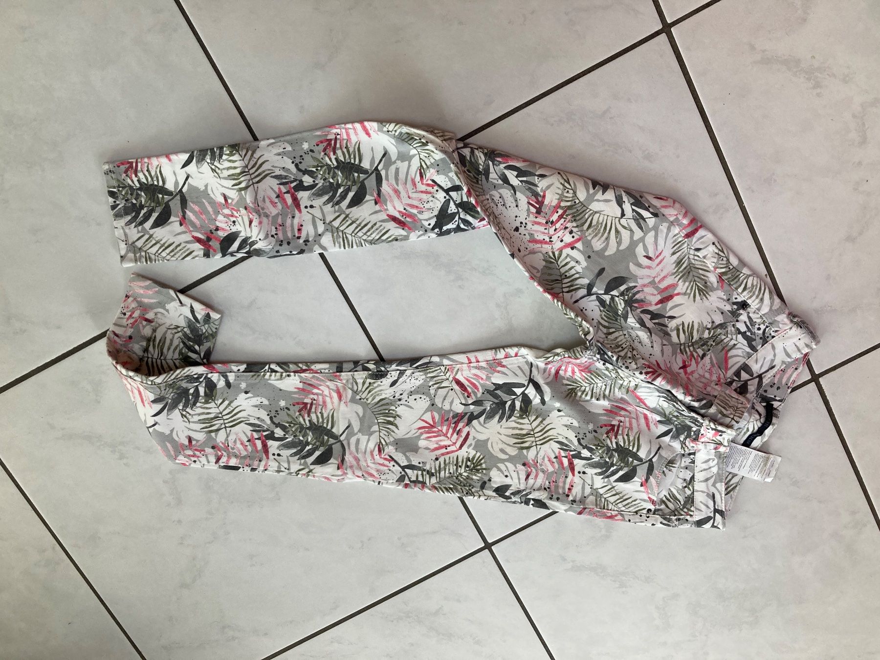 IKKS Pantalons: IKKS pantalon 12ans/152cm – Neuf (Voir description) à domdidier par picolo99