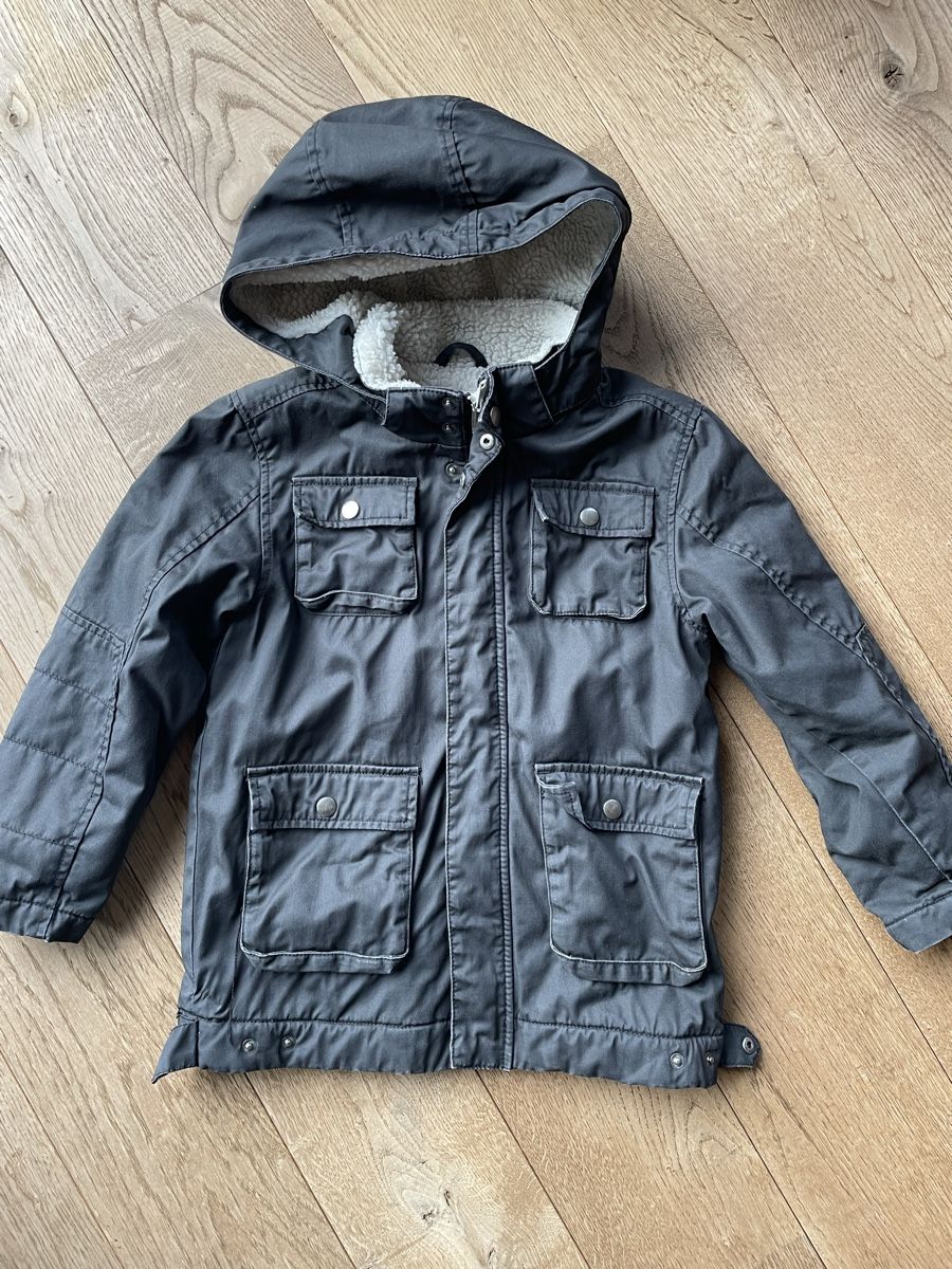 H&M Vestes & Manteaux: Winterjacke H&M 128 – D'occasion à düdingen par Kaunakakai