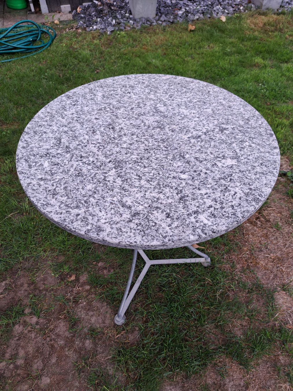 Tische: Gartentisch rund – Gebraucht aus Mühleberg von bri. 2