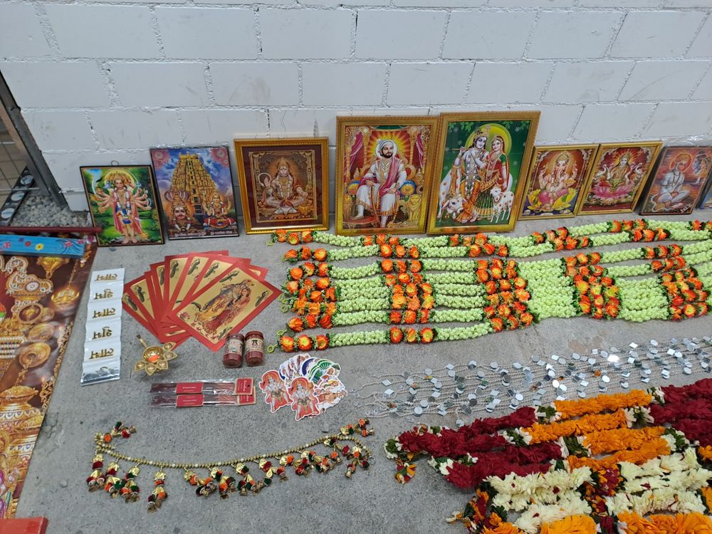 Tutte le decorazioni: Party-Deko-Set - Thema "Indien" - *fabrik-neu* – Nuovo e nell'imballaggio originale da Zürich venduto da Mdim0 8