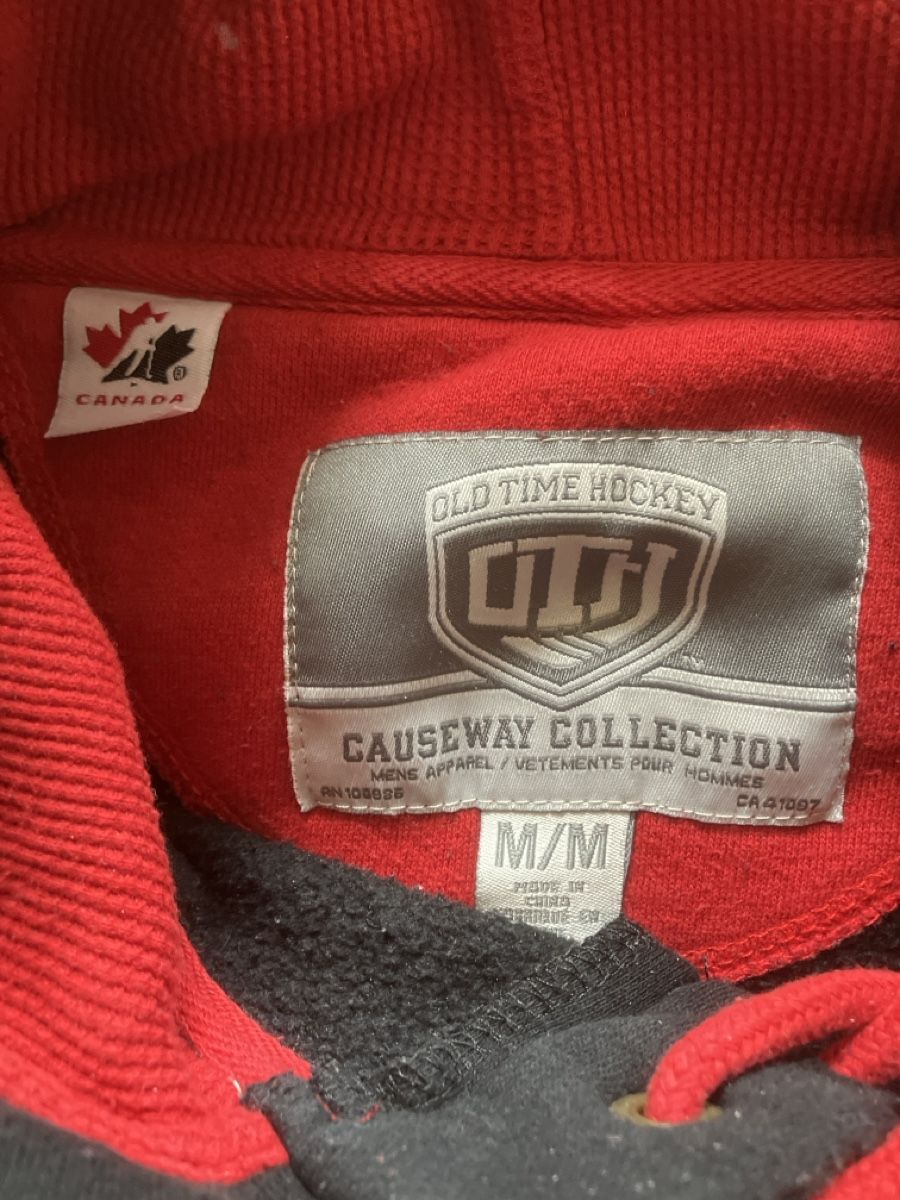 Pullover & Sweatshirts: Canada Hoodie – Gebraucht aus Steffisburg von muggenstutz31 4