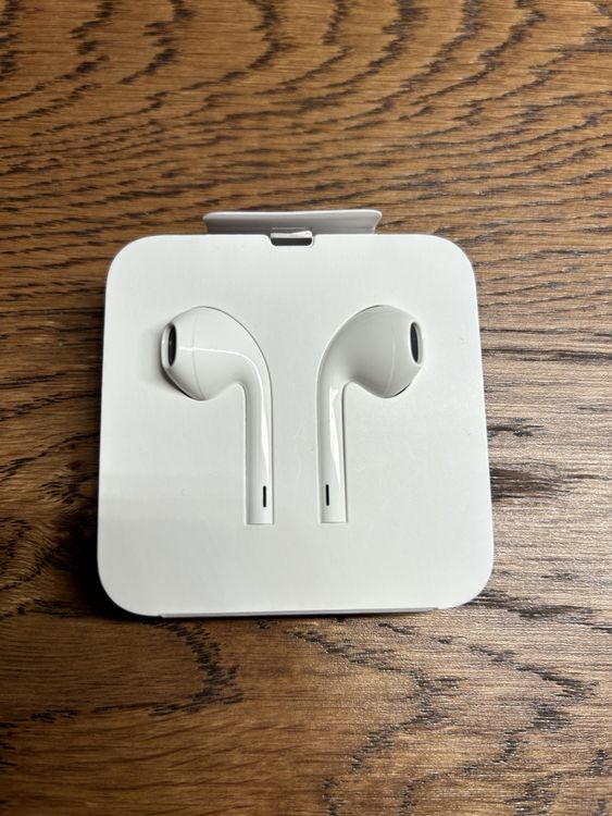 Apple EarPods Kopfhörer mit Lightning Anschluss *NEU* Kaufen auf Ricardo
