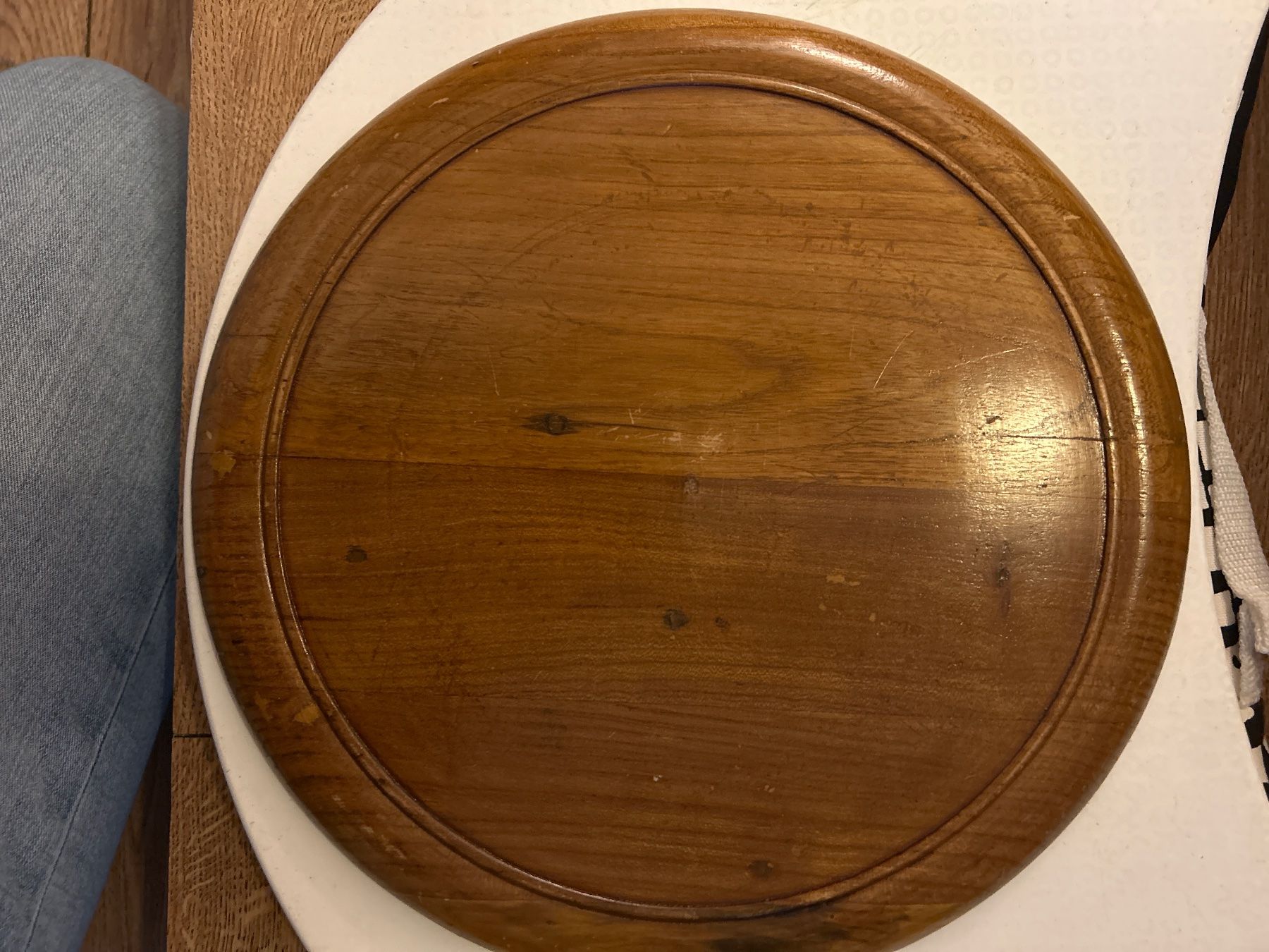 Articoli in legno: Plateau en bois décoratif, incrustations géométriques. – Usato da Plan-les-Ouates venduto da Isajh 1