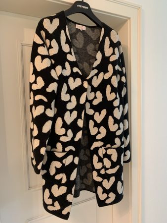 Damen Strickjacke schwarz weiss Herzmuster guter Zustand