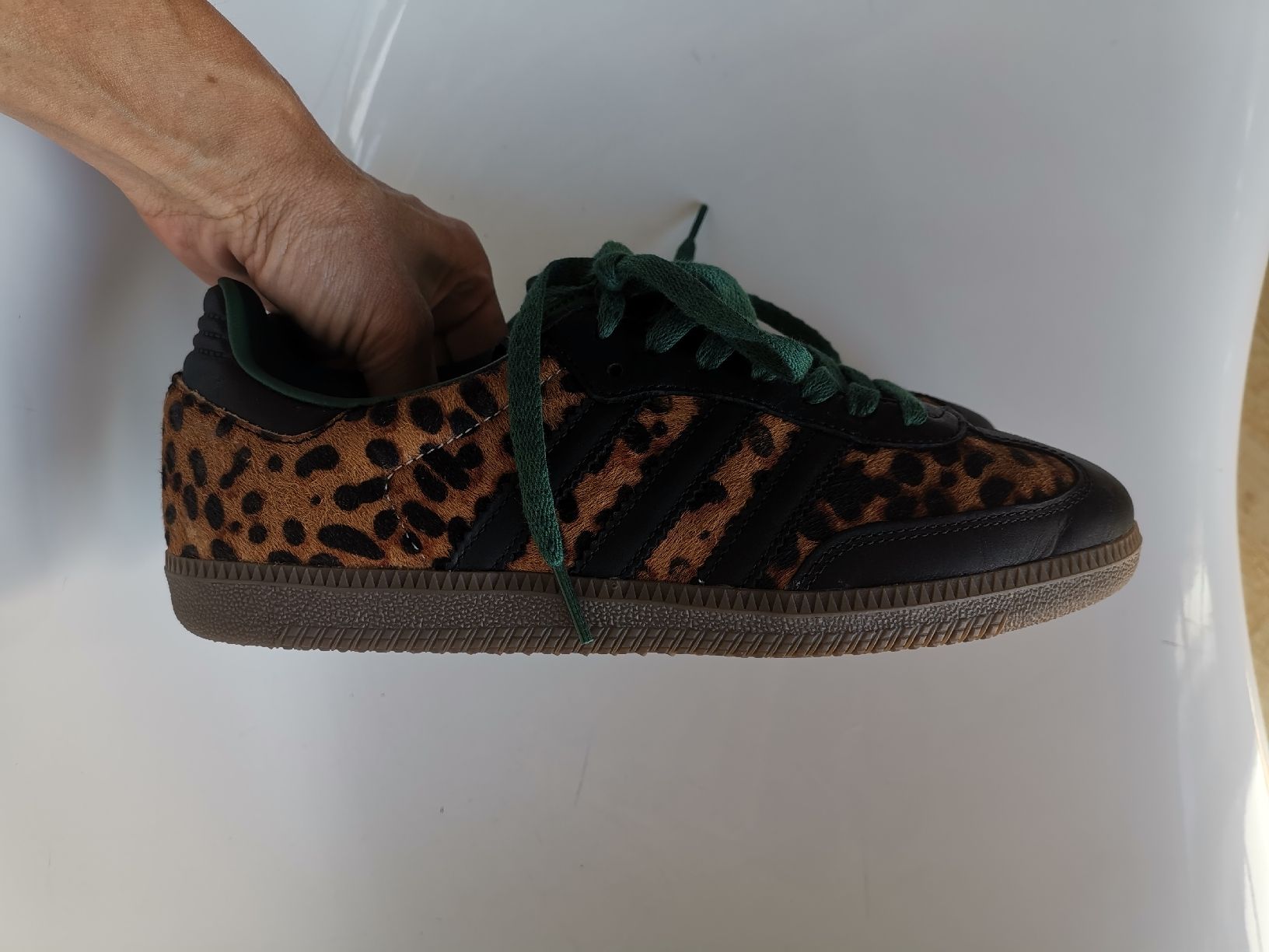 Adidas Scarpe da donna: Neue Adidas Samba, Leo Fell – Nuovo (secondo la descrizione) da Uerikon venduto da pink_flamingo 3