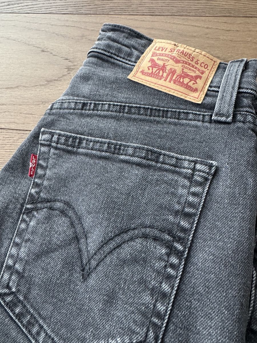 Levi's Jeans: Levi‘s High Waisted Mom Jeans – Neu und originalverpackt aus Meilen von nic_77cd 2