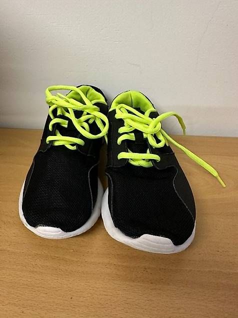 Nike Scarpe da uomo: Baskets Nike en superbes état 37.5 – Usato da Muraz (Collombey) venduto da dor_hp2w 1