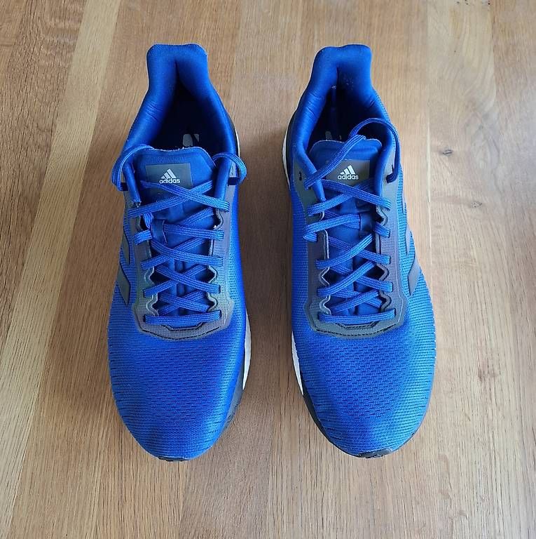 Scarpe da uomo: Chaussures de running Adidas solardrive taille 45.5 – Usato da Vuadens venduto da luc_l7p7