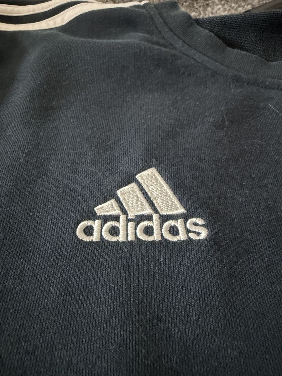 Adidas Pulls & Sweat-shirts: Adidas Pullover Real Madrid Grösse M guter Zustand – D'occasion à Schlieren par genti_7 2