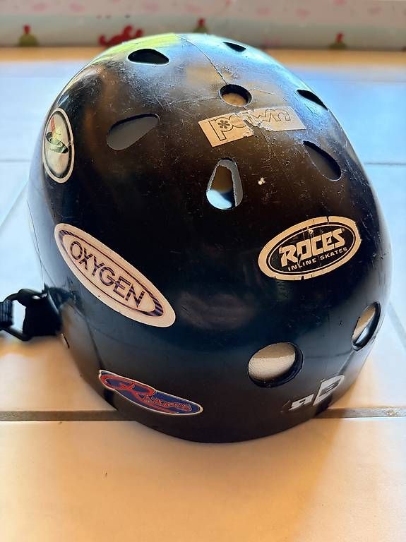 Caschi: Skateboard Inlineskate Helm ab 1.- – Usato da Lützelflüh-Goldbach venduto da Blink840