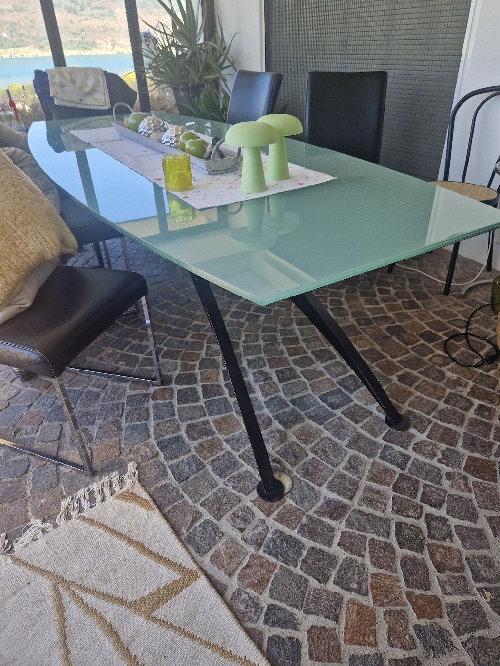 Tavoli: Esstisch  240cm lang – Usato da Mörigen venduto da Clio111