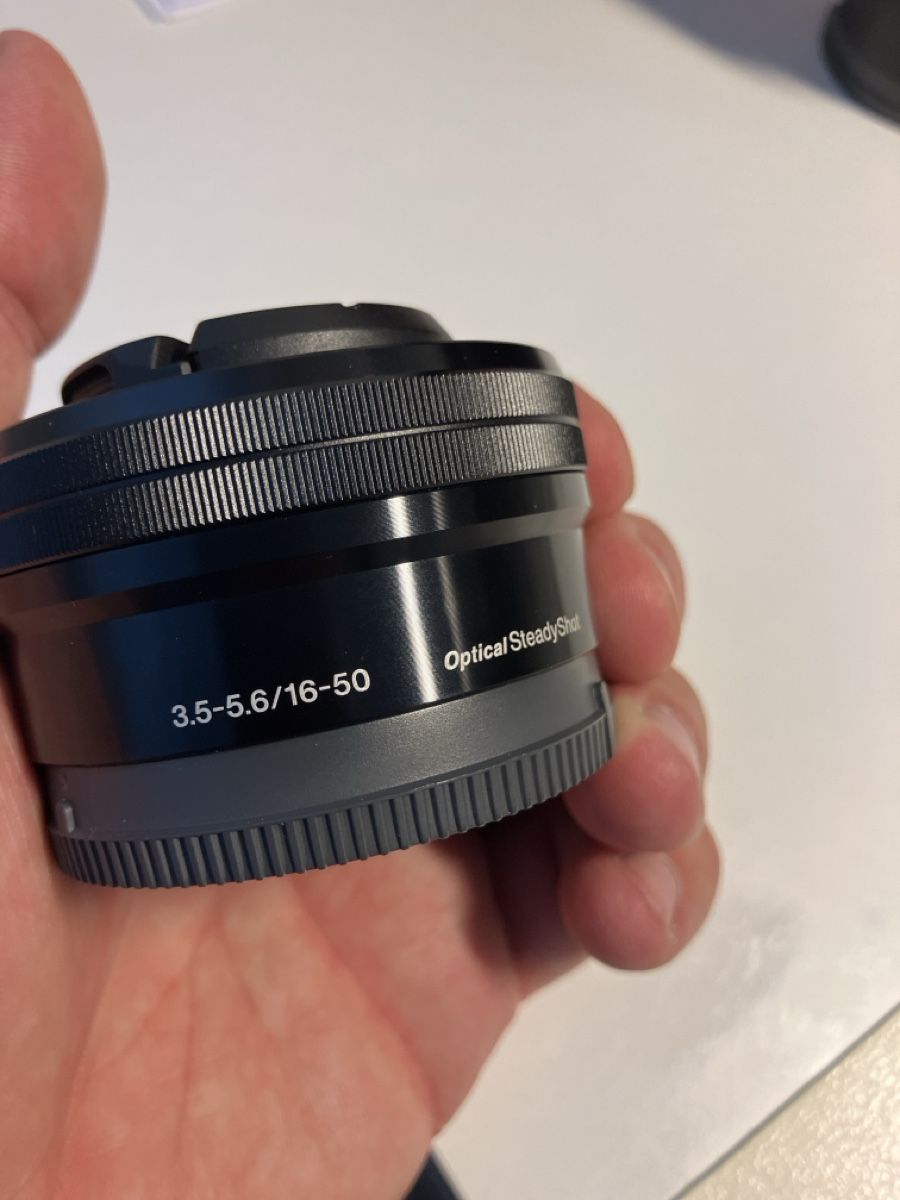 Sony Obiettivi: E-Mount Objektiv SELP1650 – Usato da Bürglen UR venduto da knispel280 2