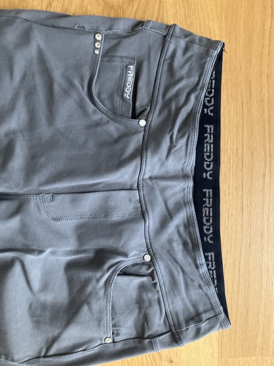 Freddy Pantalons: Freddy Hose grau  – D'occasion à Liestal par Denise12345 3