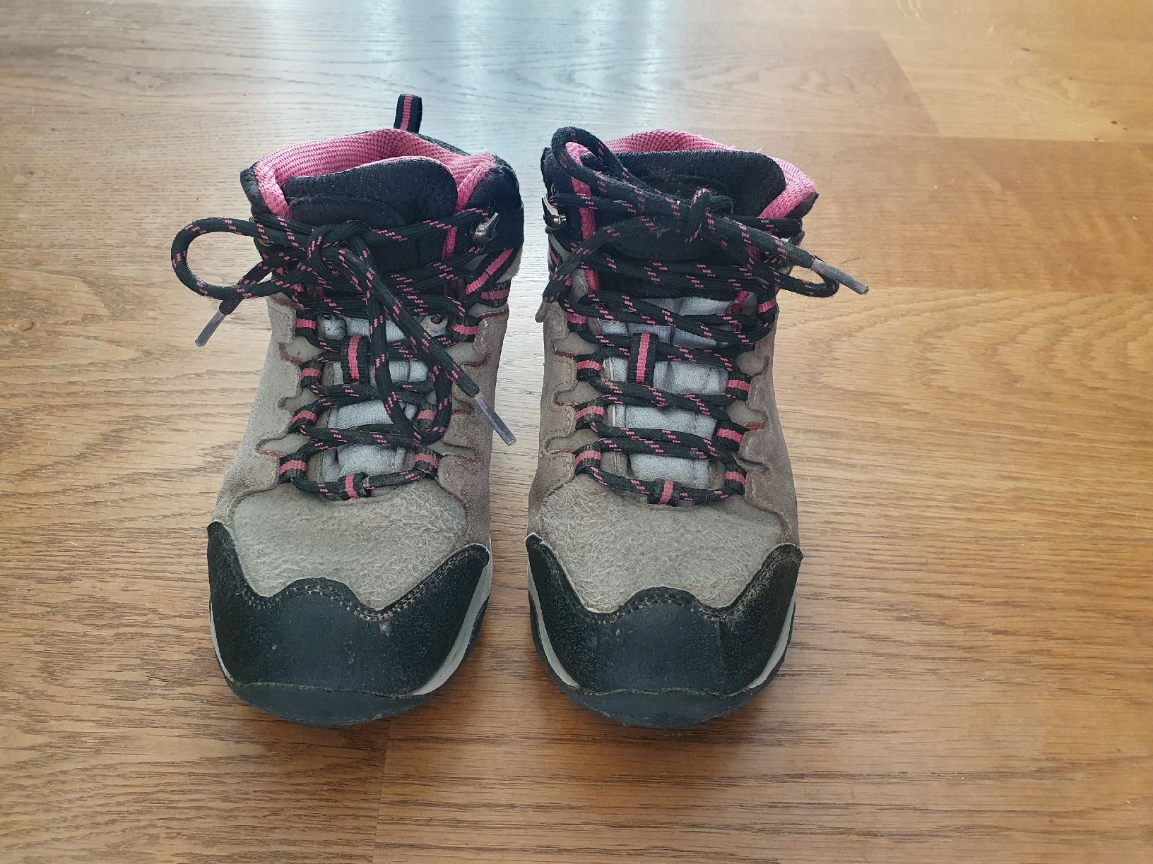 Schuhe für Mädchen: Wanderschuhe Gr. 33 – Gebraucht aus Villars-sur-Glâne von richardette
