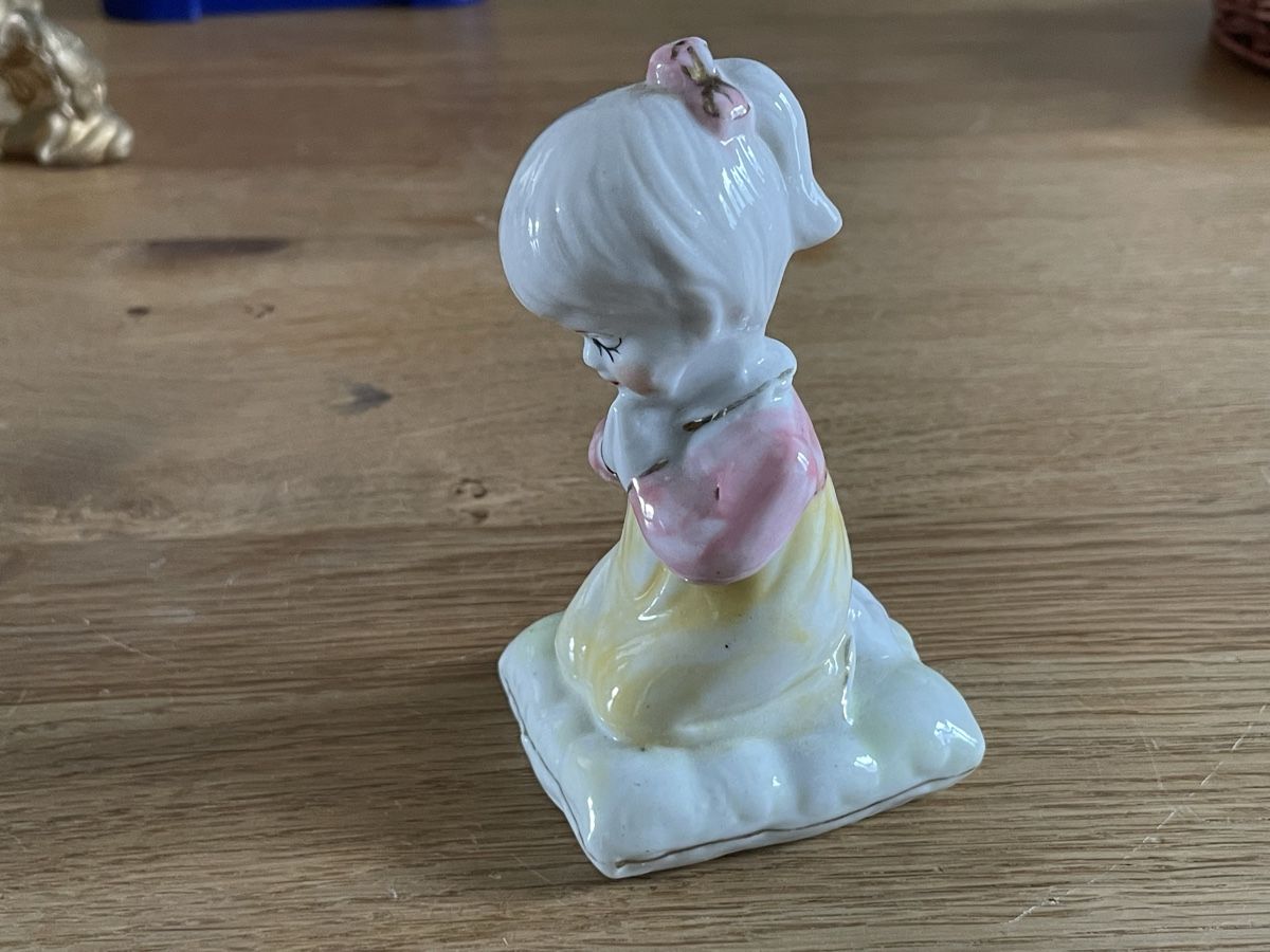 Statuette: Bettendes Mädchen – Usato da Goldach venduto da matthiaseggenberger 3